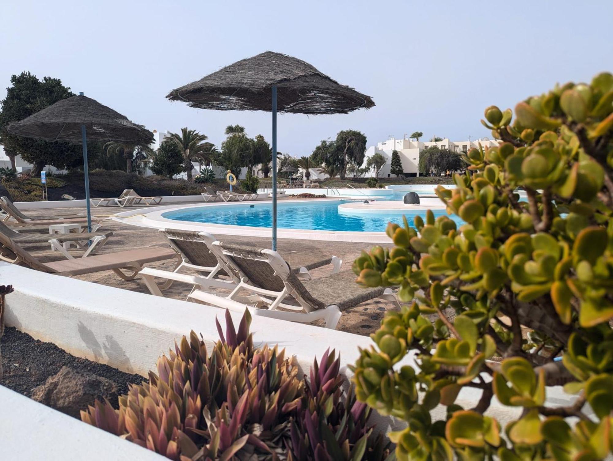 Charming Flat In Los Molinos With Terrace & Pools, Near Playa Bastian Costa Teguise Eksteriør billede